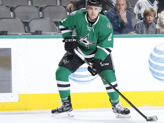 Report: UFA Russell in serious talks with 8 teams