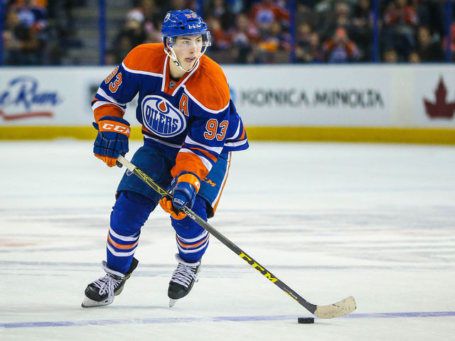 Nugent-Hopkins sustains undisclosed injury in Arizona