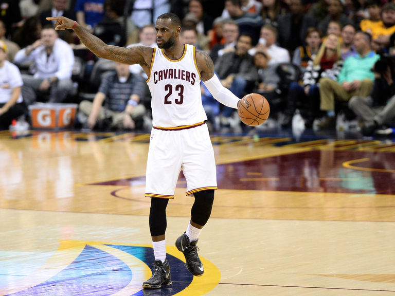 VIDEO: LeBron Brings The Pain With Double-clutch Reverse | TheScore.com