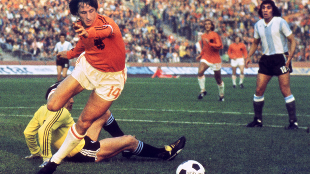 Remembering a legend: Top 5 Johan Cruyff moments