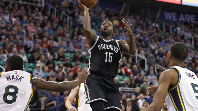 VIDEO: Donald Sloan cooks Matthew Dellavedova