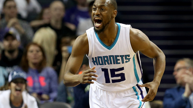 Watch: Walker's game-saving block gives Hornets series lead
