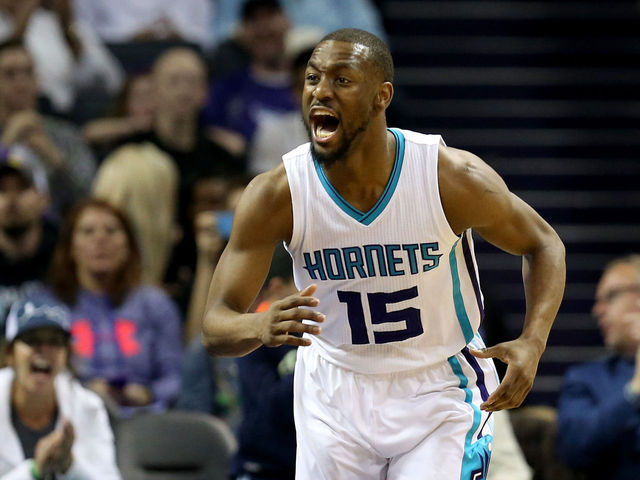 Watch: Walker's game-saving block gives Hornets series lead