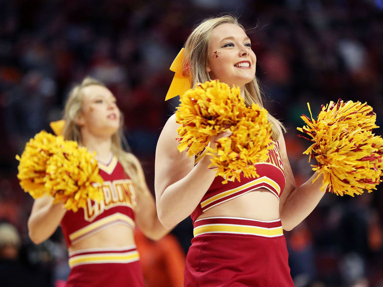 Video Iowa State Cheerleader Takes Ball To The Face 