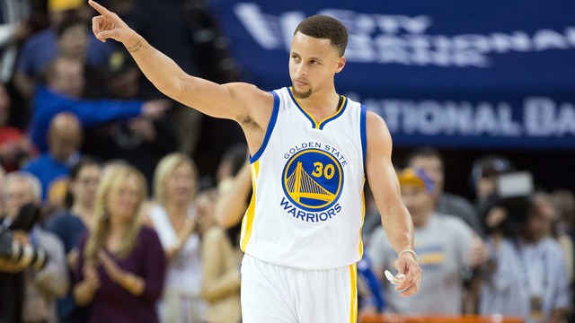 VIDEOS: Steph Curry unleashes back-to-back ridiculous 3s on Celtics