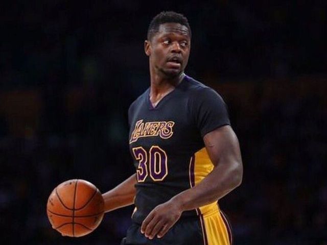 Randle's 1st triple-double, Kobe's 28 not enough against Nuggets