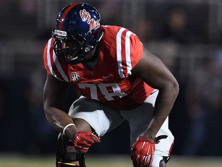 Should Titans make Laremy Tunsil their top pick?