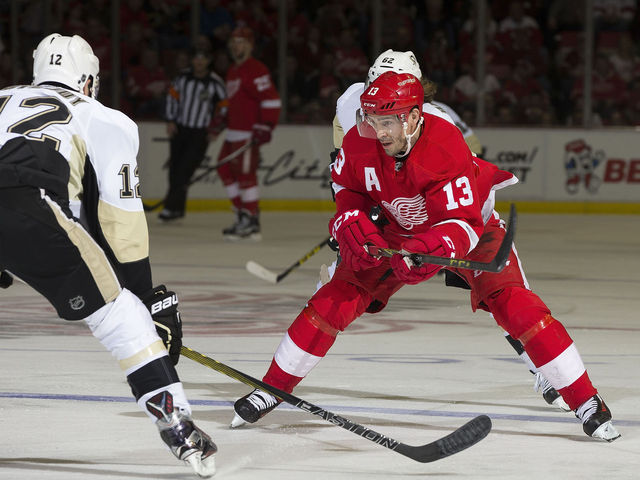 Datsyuk passes Kovalev with 600th assist