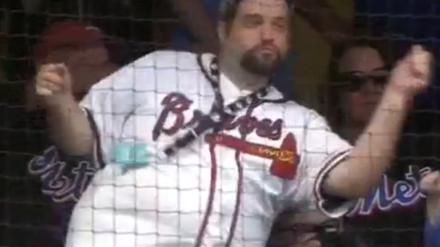 VIDEO: Braves fan goes dance crazy