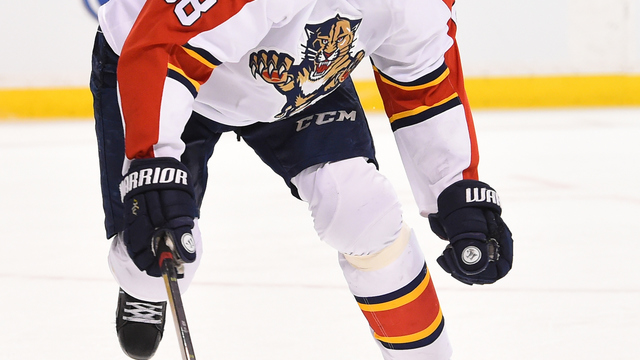 Jagr becomes 2nd in history to score 25 goals in 18 seasons