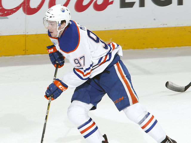 Oilers' McDavid extends point streak to 7 games