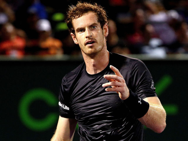 Murray angry after mistakenly using women's ball