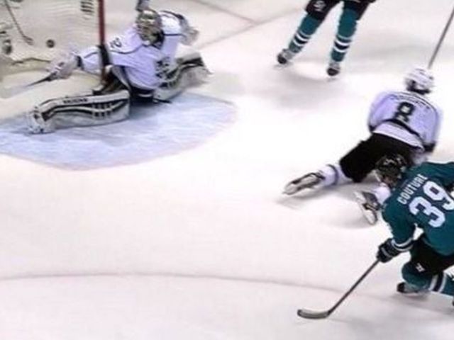 VIDEO: Kings' Quick uses stick to make one of the best saves of the season