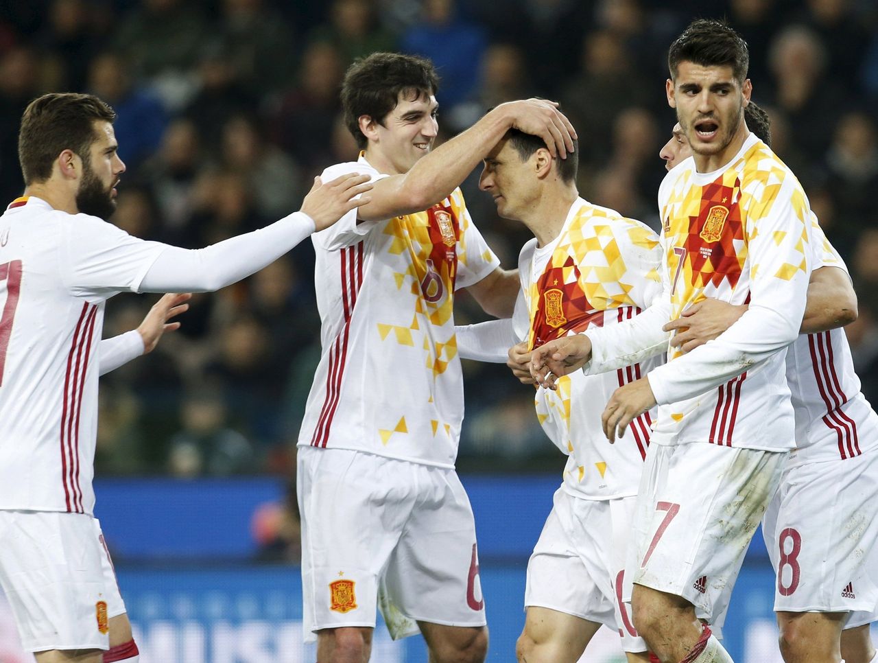 Футболистки сборной испании. World cup 2010 финал. Футбол испания победители. Футбол испания победители. Футбол испания победители.