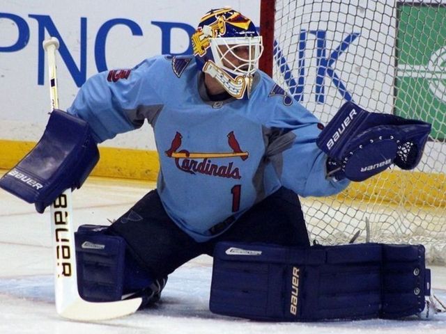 PHOTO: Blues warm up in Cardinals-themed jerseys