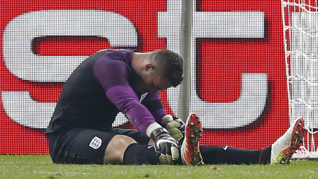 PHOTO: Stoke star Jack Butland confirms successful surgery