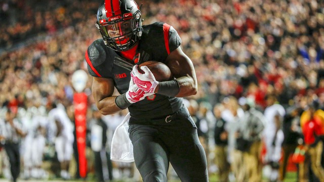 Dolphins trade back into 3rd round, select WR Leonte Carroo