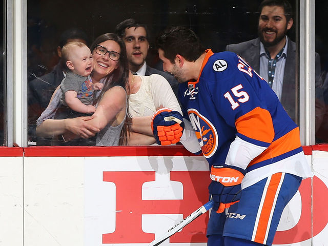 Cal Clutterbuck brings toddler to tears in warmup