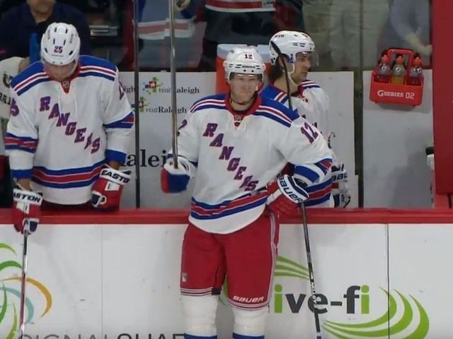 Hurricanes, fans pay tribute to Eric Staal with video, lengthy ovation