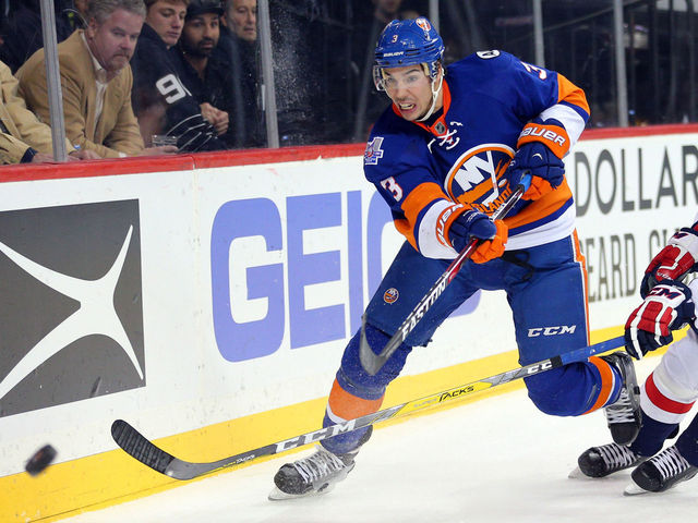 Islanders lose Hamonic after collision with Hartnell