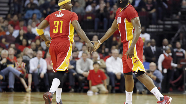 VIDEO: Harden sleepwalks on D, wakes to see McDermott blow open layup