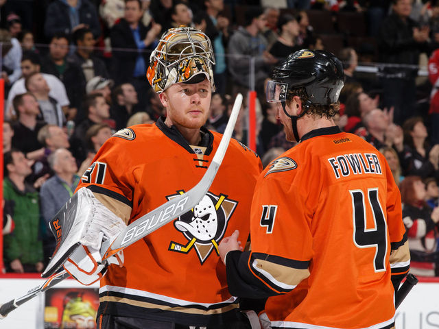 Ducks' Andersen has concussion, Perron out 4-6 weeks