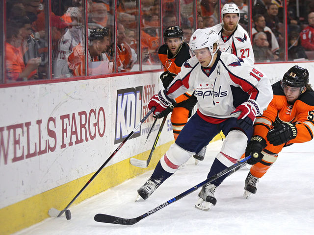 Capitals' Backstrom out vs. Avalanche for 'precautionary reasons'
