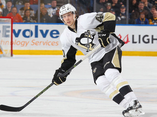 VIDEO: Awful giveaway sets up Oskar Sundqvist's 1st NHL goal