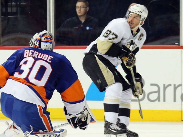 Sidney Crosby becomes 3rd Penguin to record 600 assists