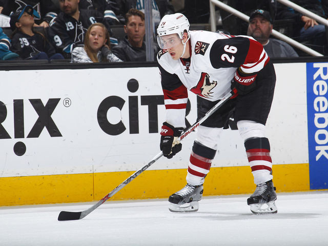 Coyotes' Stone underwent knee surgery, out at least 6 months