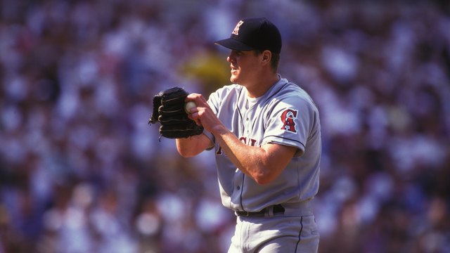 Abbott offers to teach Yankees' Miller how to 'glove switch'