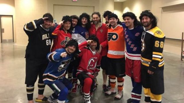 PHOTO: 'The Travelling Jagrs' meet their namesake after Panthers win