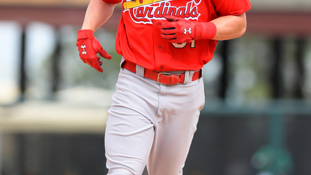 Cards' Hazelbaker makes MLB debut after 751 minors games