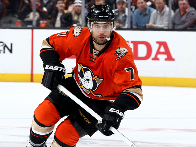 Cogliano becomes 2nd player to start career with 700 straight games