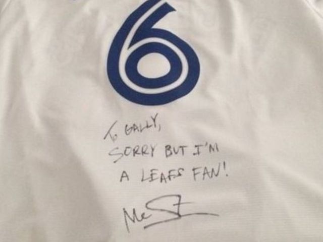 Brendan Gallagher gets shirt signed by 'Leafs fan' Marcus Stroman