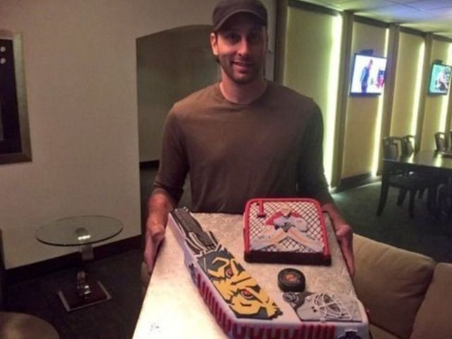 Happy Birthday, Roberto: Panthers create sweet custom cake for Luongo