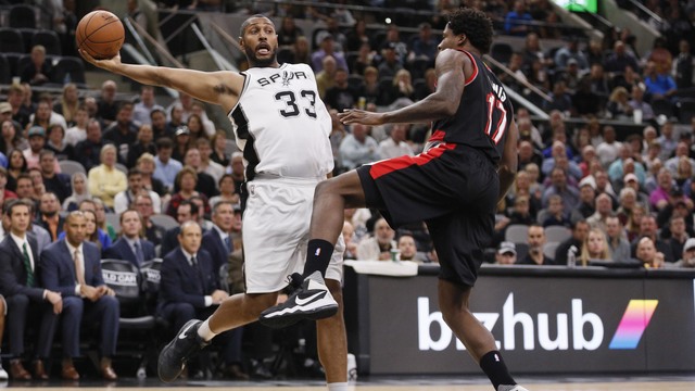 Spurs' Diaw to miss at least 3 games with adductor injury