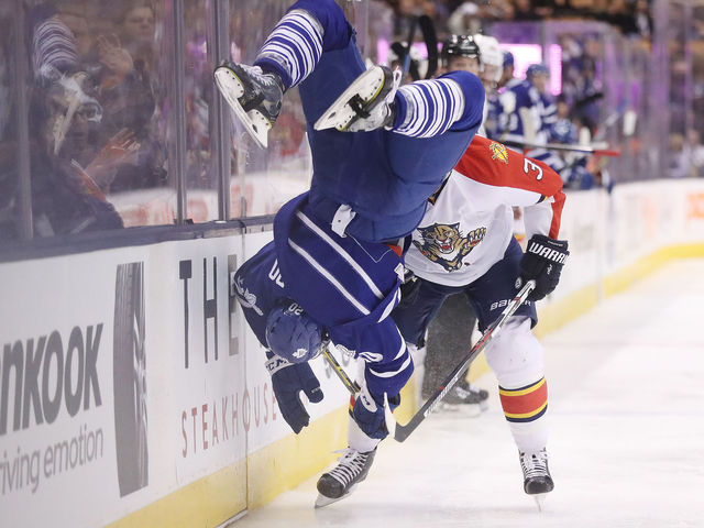 VIDEO: Kampfer sends Corrado cartwheeling