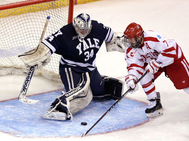 Flyers sign Yale goalie Alex Lyon to entry-level deal