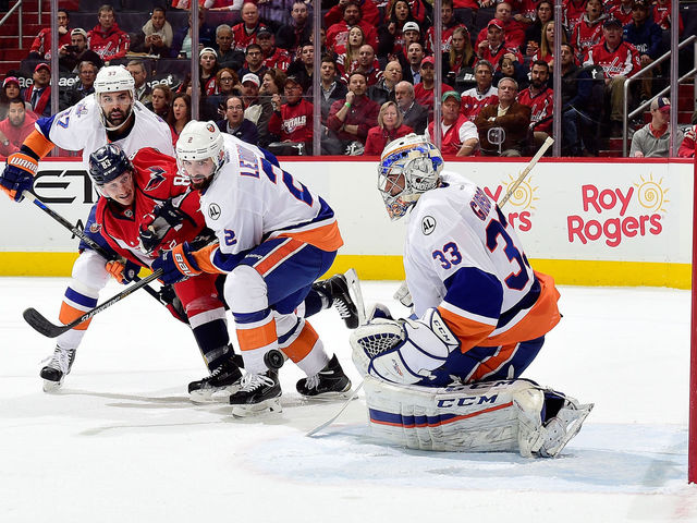 Islanders clinch playoff berth with comeback win over Capitals