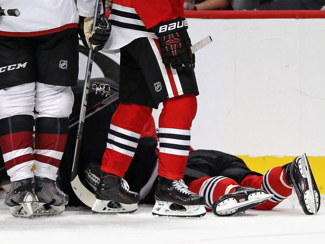 Coyotes' Vermette ejected for boarding, Blackhawks' Anisimov 'should be OK'