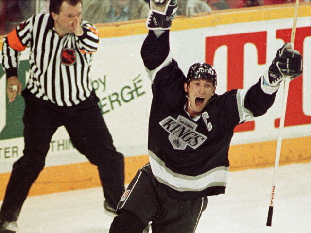 Gretzky longs for freewheeling hockey: 'It's changed completely'