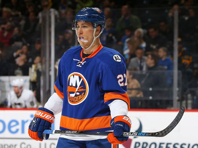 Islanders' Lee suffers apparent leg injury after being hit by slap shot