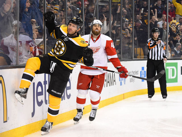 Stempniak signs with Hurricanes for 2 years, $5 million