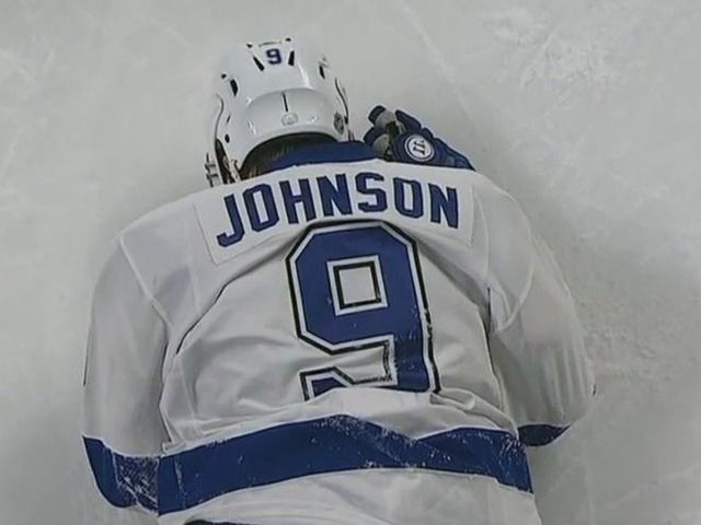 VIDEO: Lightning's Johnson injured after late hit by Canadiens' Pateryn