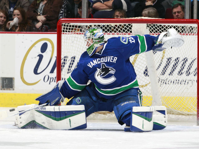 VIDEO: Canucks' Markstrom makes save of the year in Game 82