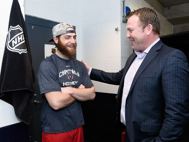 Capitals play it safe with Holtby, who ends up tying Brodeur's wins record