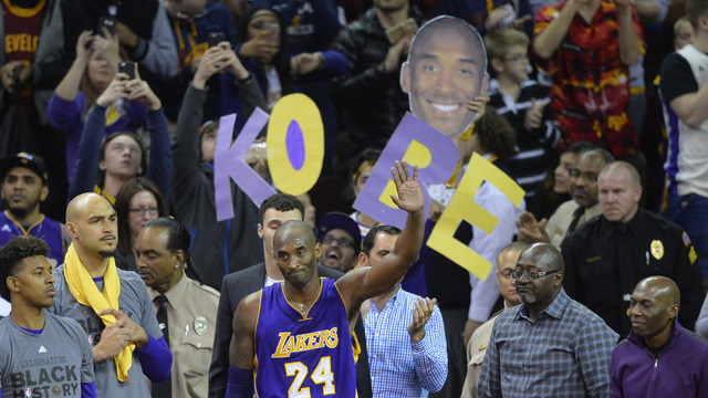 Pair of courtside seats at Kobe's final game sold for $55K