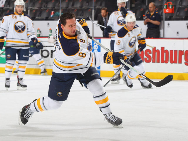 Sabres' McCormick to retire due to blood clot issue