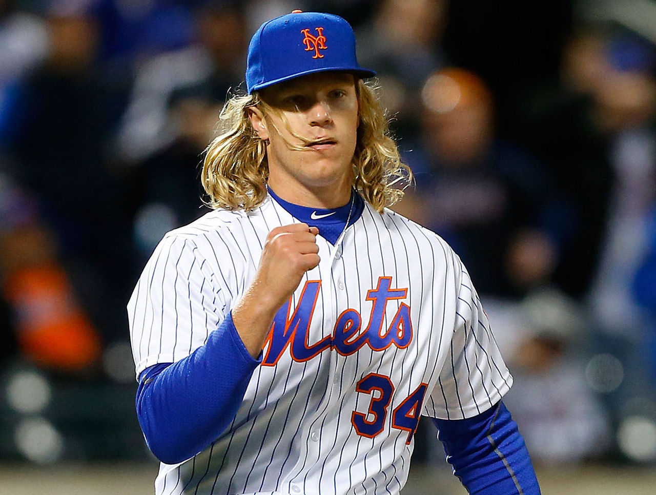 Mets' Noah Syndergaard ejected for throwing behind Chase Utley